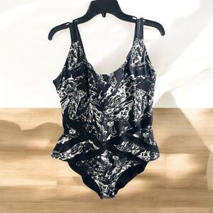Robyn Lawley Mesh One Piece Swimsuit Black White Padded‎ US 18 D/DD